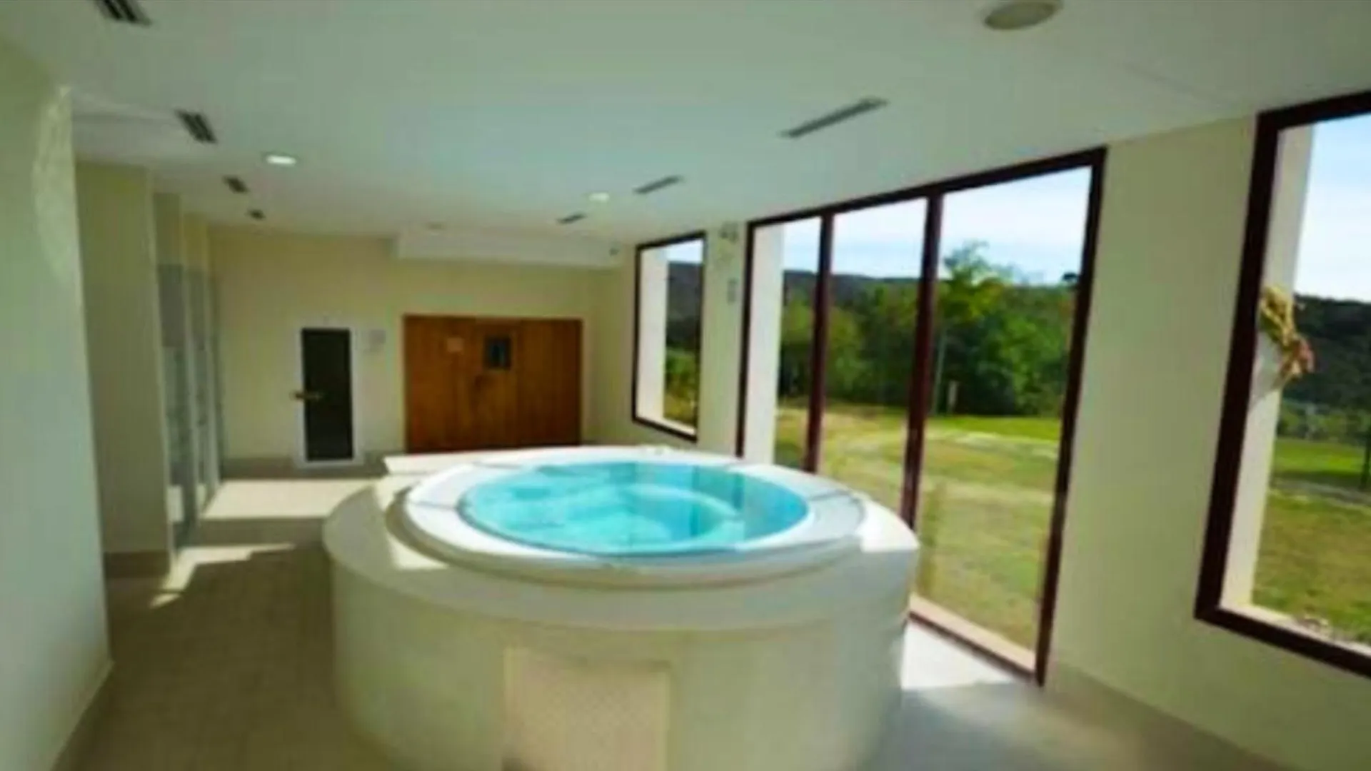 Elegant Apartment In Benahavis With Shared Pool 100 M² Estepona