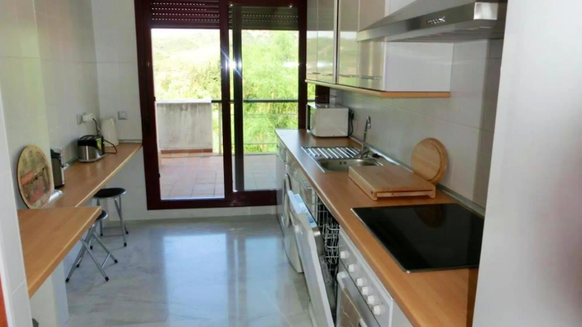 Elegant Apartment In Benahavis With Shared Pool 100 M² Estepona