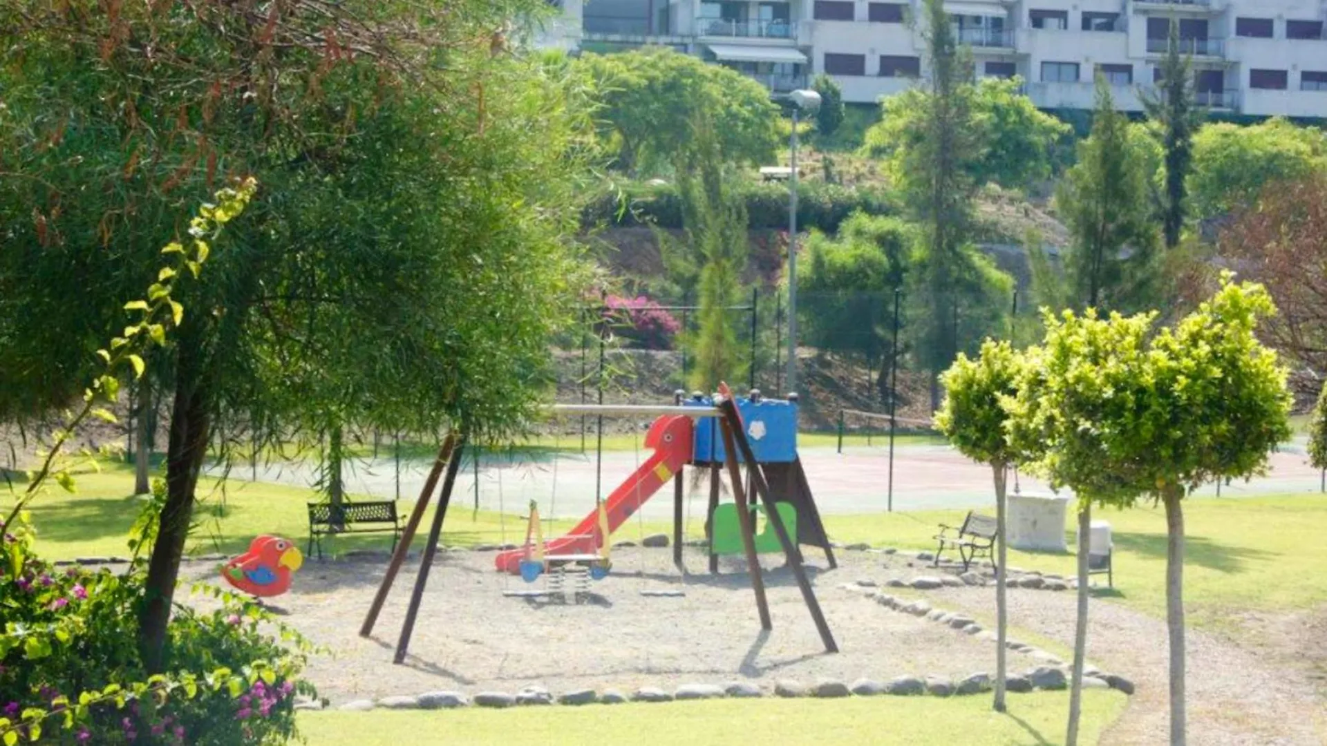 Elegant Apartment In Benahavis With Shared Pool 100 M² Estepona