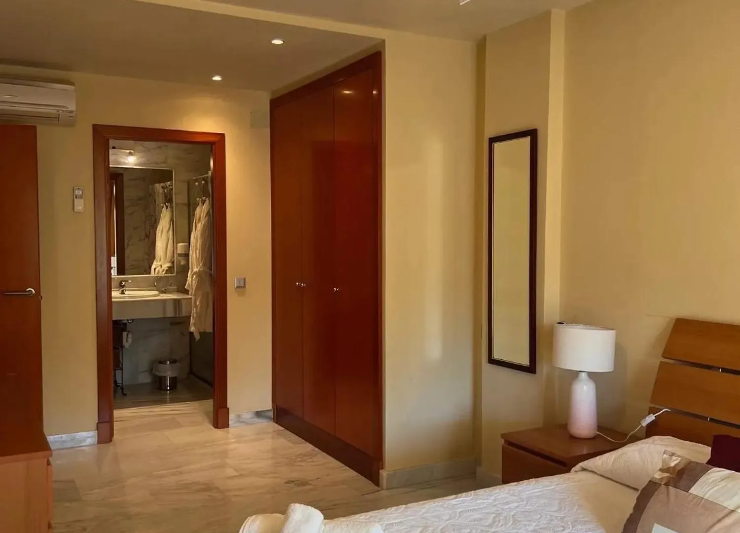 Elegant Apartment In Benahavis With Shared Pool 100 M² Estepona