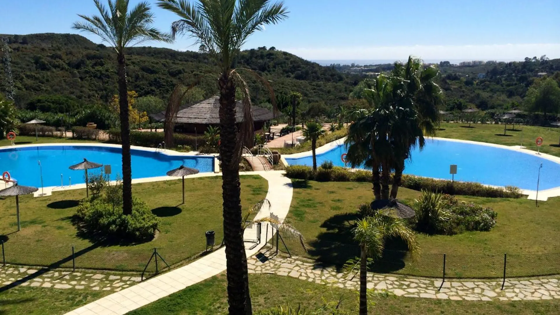 Elegant Apartment In Benahavis With Shared Pool 100 M² Estepona